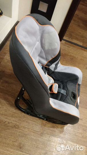 Детское авто кресло на металлическом каркасе
