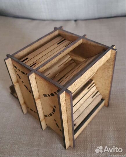 Башня для бросания кубиков (dice tower)