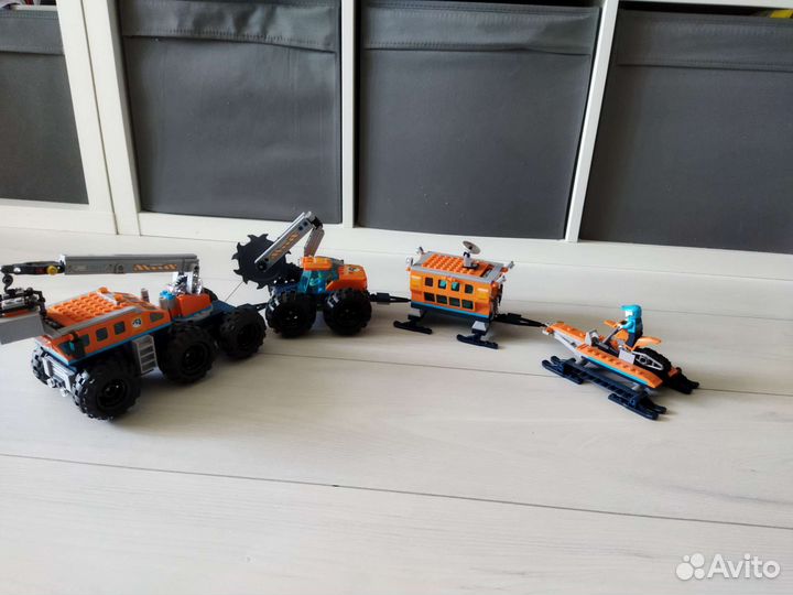 Lego City 60195 передвижная арктическая база