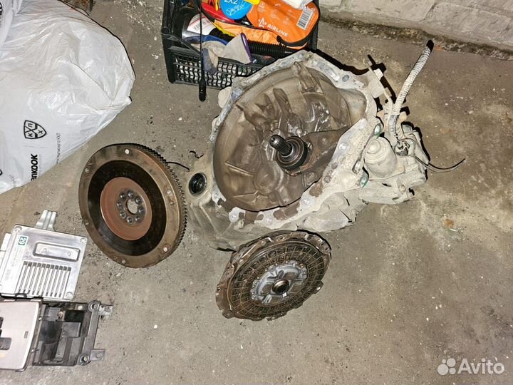 Робот toyota corolla е 150