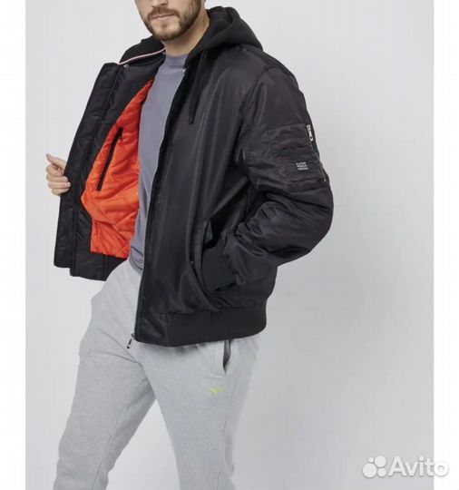 Куртка бомбер