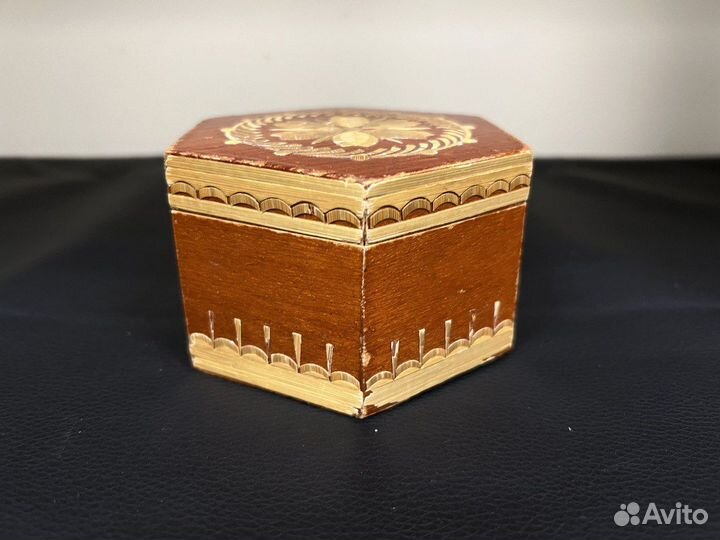 Шкатулка деревянная шестиугольная