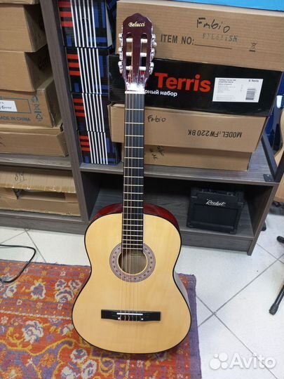 Гитара классическая с дефектом