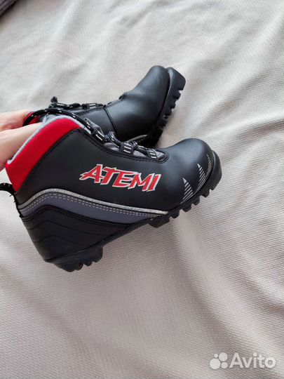 Лыжные ботинки atomic 31 размер