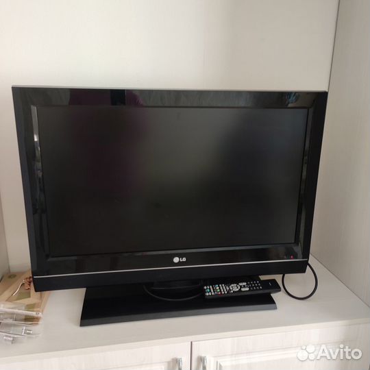 Телевизор LG 32 LC52