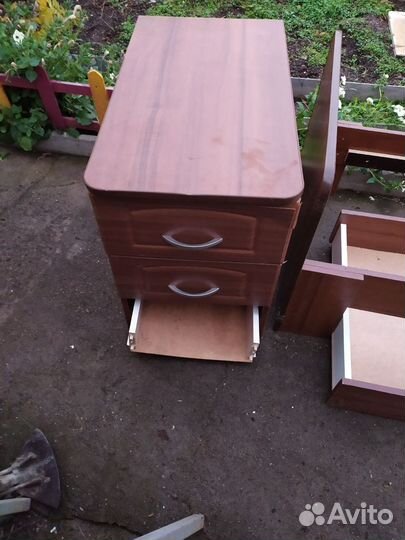 Детская кроватка с маятником и ящиком