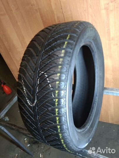 Goodyear Vector 4Seasons 225/50 R17