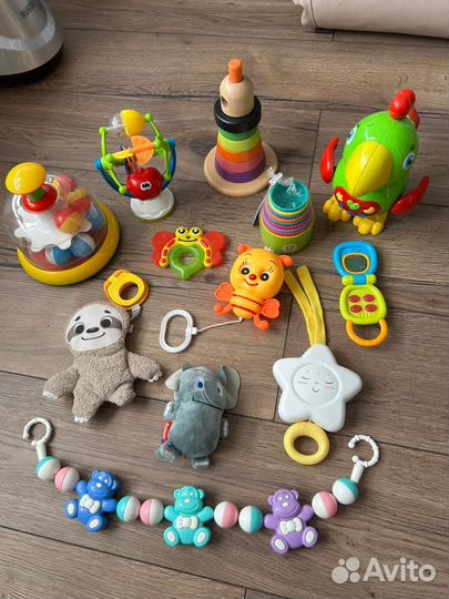 Большой пакет фирменных игрушек