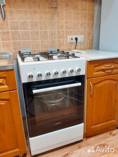 Продам кухонный гарнитур и газ плиту