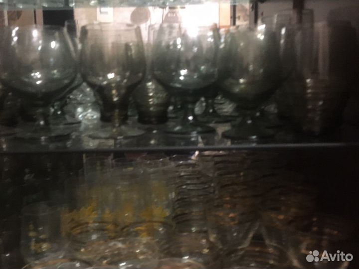 Стаканы, фужеры, рюмки из стекла и хрусталь
