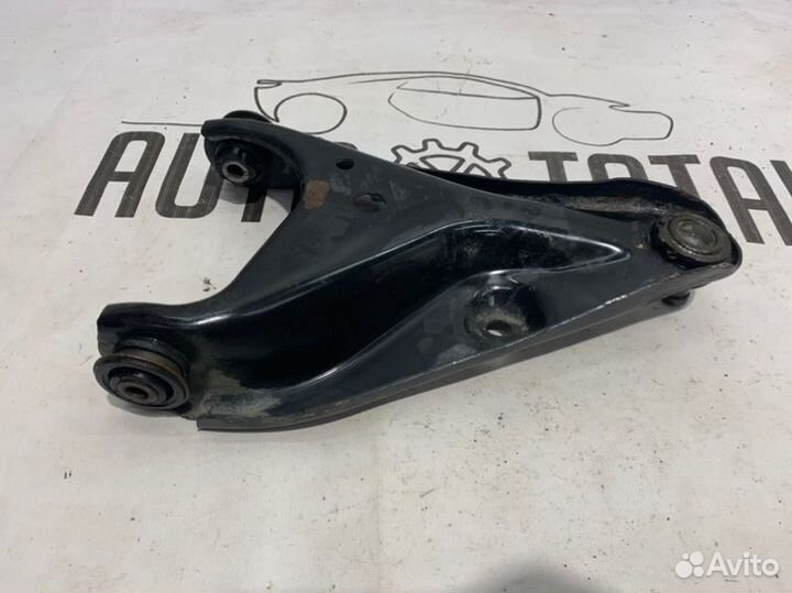 Рычаг левый Renault Sandero 1