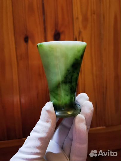 Рюмка из нефрита