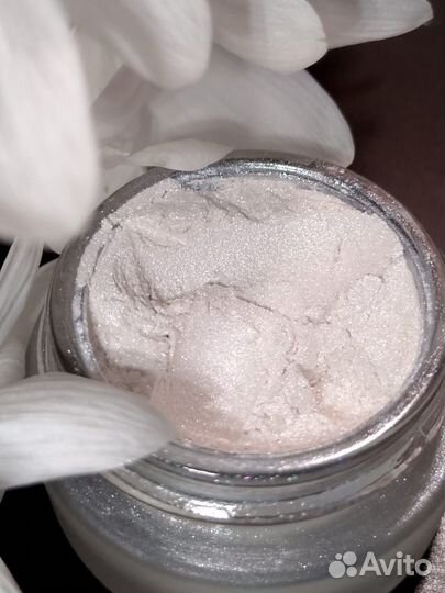 Жемчужная втирка для ногтей