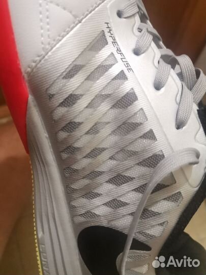 Футбольные бутсы для мини-футбола