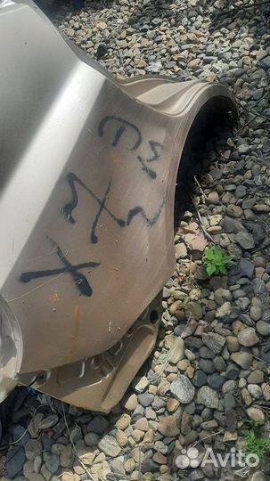 Правое заднее крыло на Geely Emgran X 7