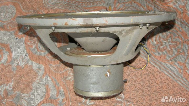 Динамик для сабвуфера