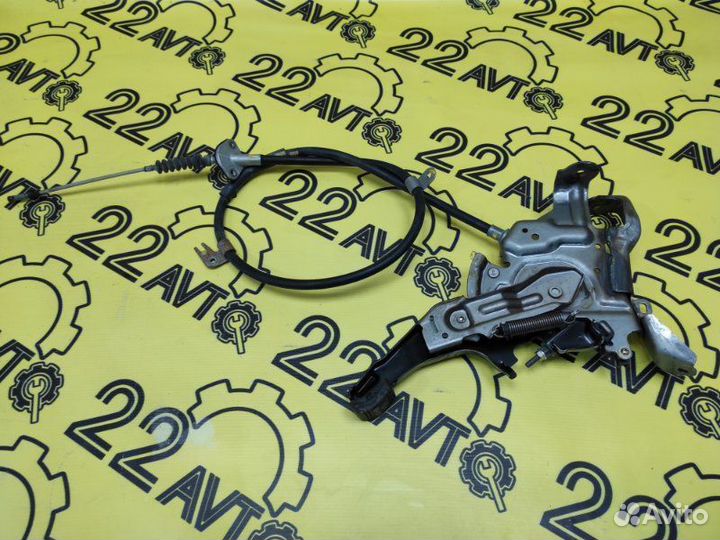 Педаль ручника Toyota Harrier MCU30 1mzfe 2004.09