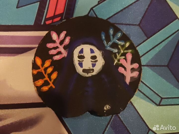 Рисунок на куске дерева