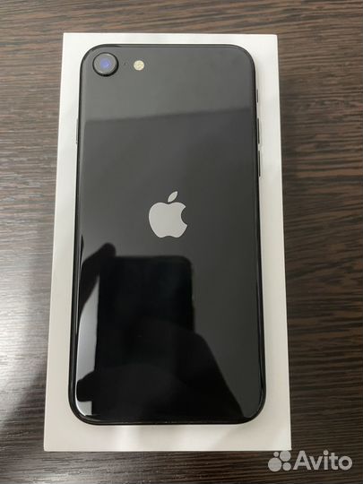 iPhone SE, 64 ГБ