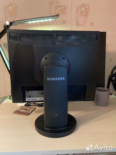 Монитор Samsung 19