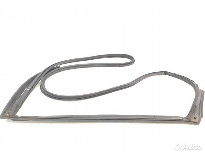 Уплотнитель двери задний правый Nissan Qashqai J11