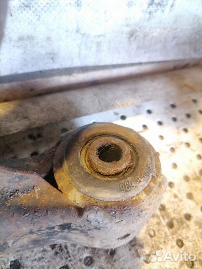 Рычаг передний правый Opel Vectra