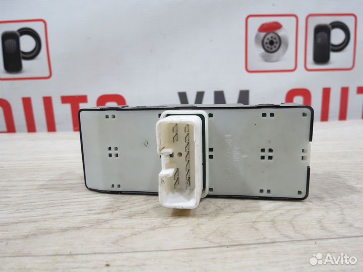 Кнопка стеклоподъемника передняя Kia Sorento