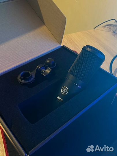 Микрофон akg p120