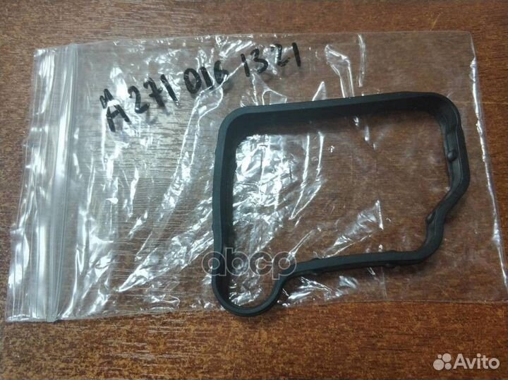 Прокладка свечного канала 2710161321 mercedes-benz