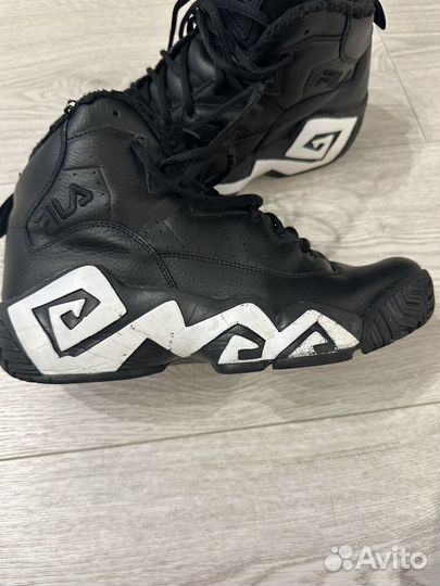 Продаю зимние мужские кроссовки