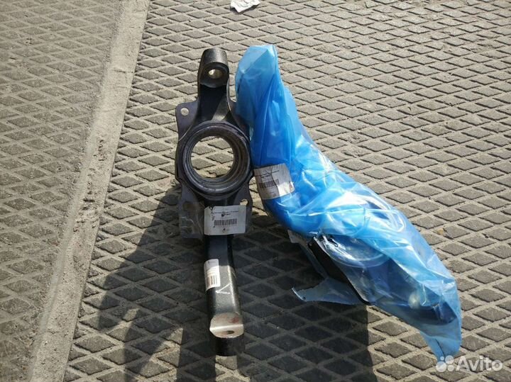 Кулак поворотный левый+правый на ниву 2123