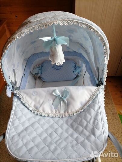 Игрушечная коляска