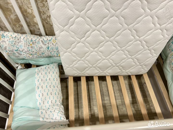 Детская кроватка с маятником 90*120