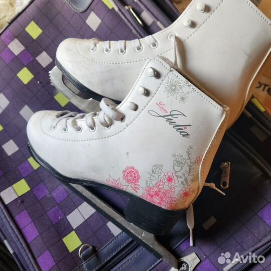 Коньки фигурные