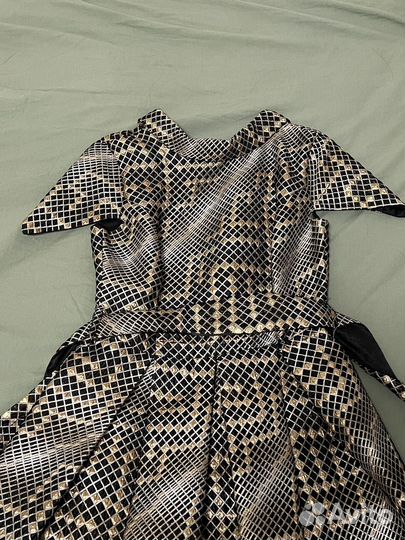 Платье на новый год вечернее 46 золотистое