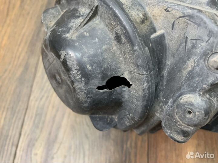 Volkswagen Golf 5 Фара правая