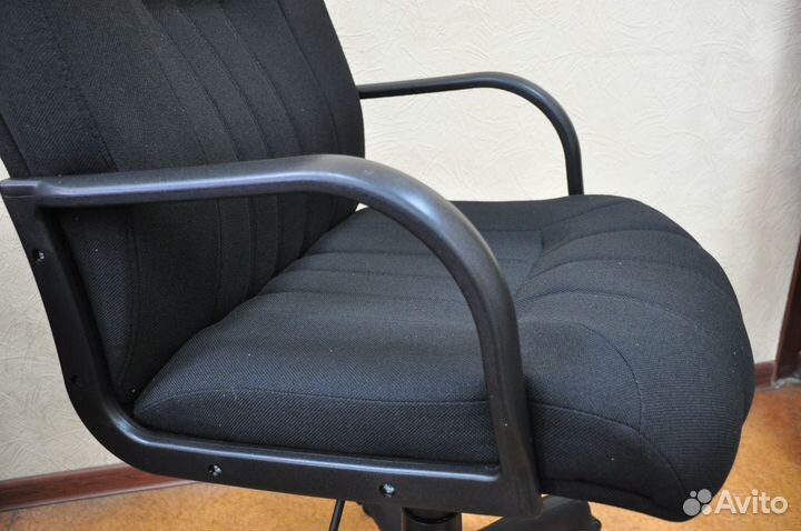 Офисное кресло 