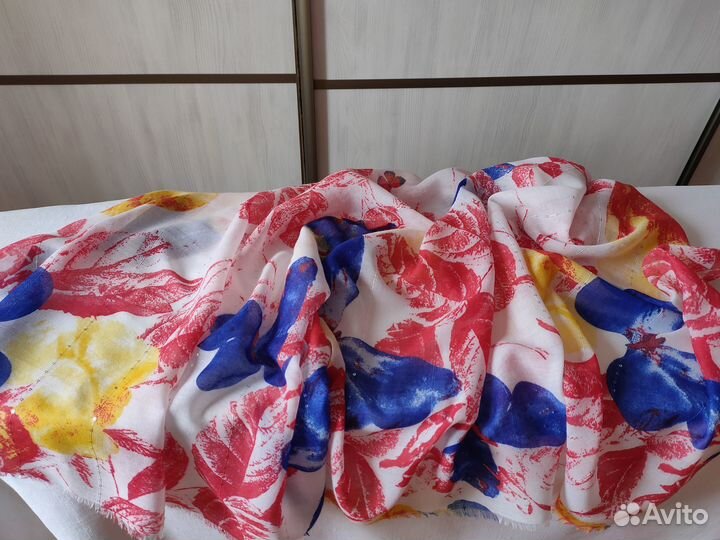 Палантин с пайетками 