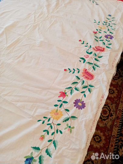 Скатерть винтажная с вышивкой