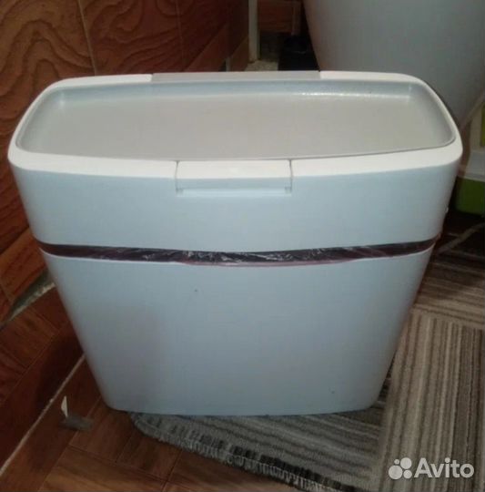 Мусорное ведро Vapaa с крышкой, белый, 31х36х16 см