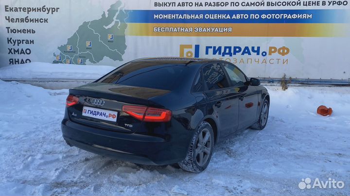 Кронштейн амортизатора левый Audi A4 (B8) 8K041303