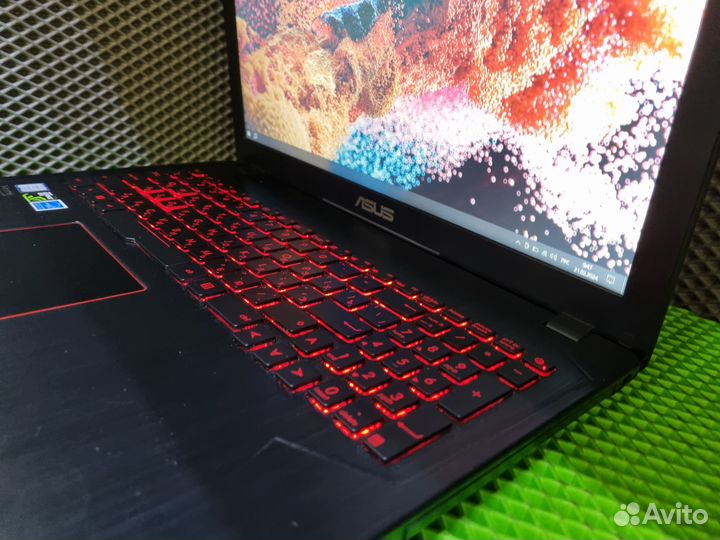 Ноутбук Asus i5 7300/8Gb/SSD/GTX 1050