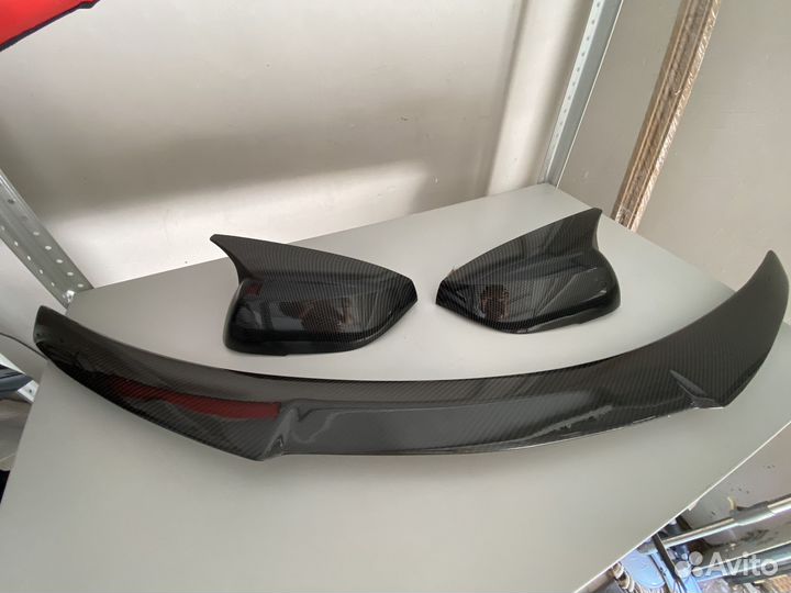 Карбоновый спойлер и накладки на зеркала m style