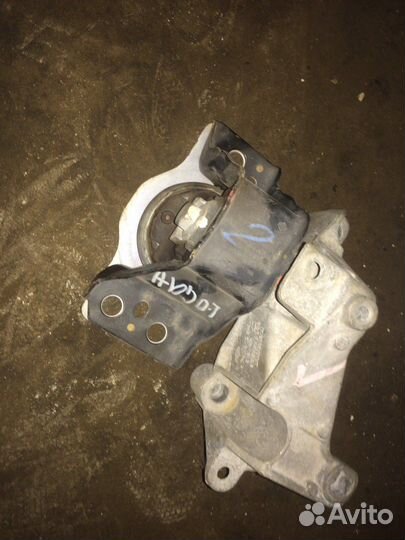 Кронштейн опоры двигателя Renault Logan 2005-2014