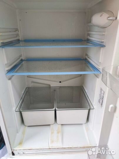 Холодильник indesit c132g