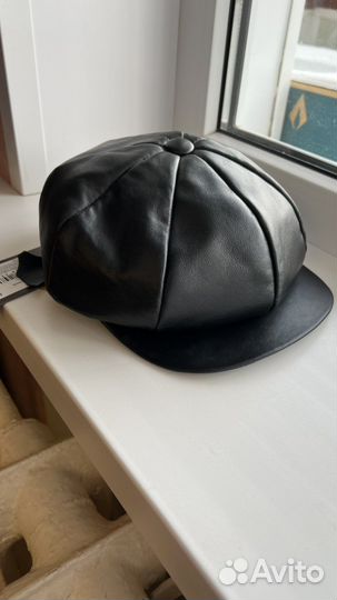 Кепка кожаная женская