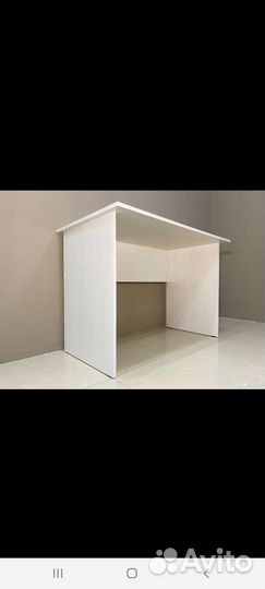 Письменный стол