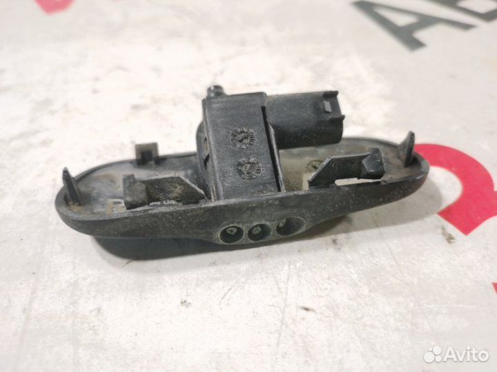 Форсунка стеклоомывателя правая Porsche Cayenne