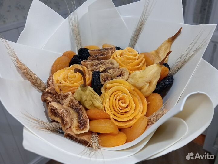 Съедобные букеты из сухофруктов и орехов