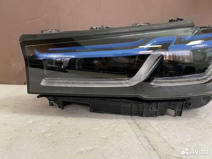 Левая фара на BMW G30 laser рест Shadow line black